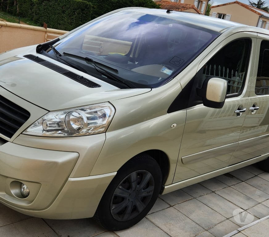 Voiture d'occasion Vienne Buxerolles - 86180 - Photos Vivastreet Scudo panoramique 9 places