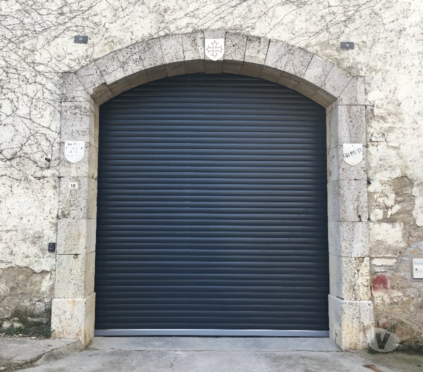 Vente Immeuble Hérault Azillanet - 34210 - Photos Vivastreet Bâtiment avec fort potentiel – 500 m² + terrain 400 m²