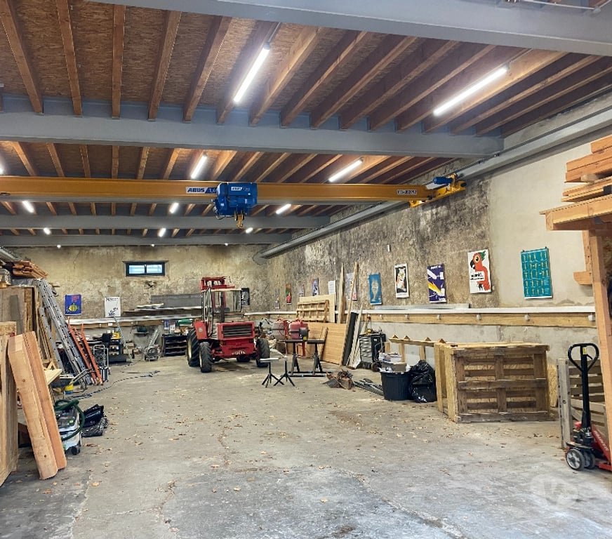 Vente Immeuble Hérault Azillanet - 34210 - Photos Vivastreet Bâtiment avec fort potentiel – 500 m² + terrain 400 m²