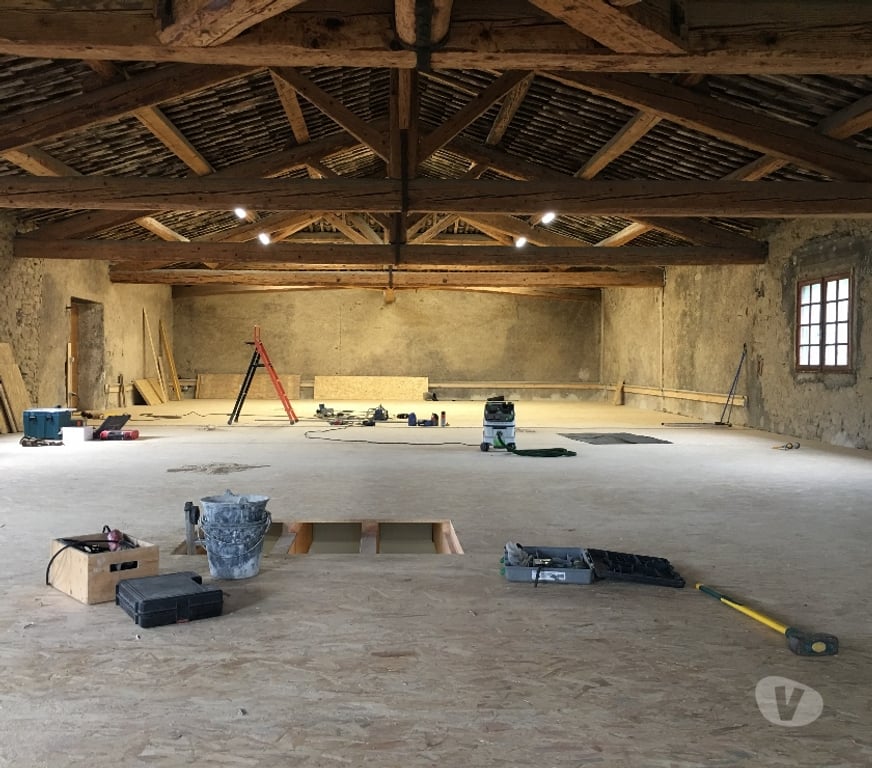 Vente Immeuble Hérault Azillanet - 34210 - Photos Vivastreet Bâtiment avec fort potentiel – 500 m² + terrain 400 m²