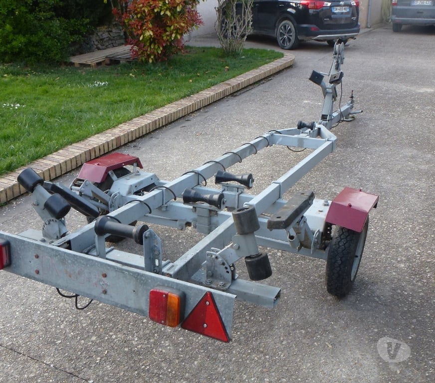 Accessoires bateau Marne Chalons en Champagne - 51000 - Photos Vivastreet remorque pour barque