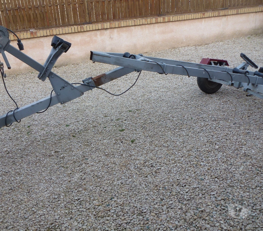 Accessoires bateau Marne Chalons en Champagne - 51000 - Photos Vivastreet remorque pour barque