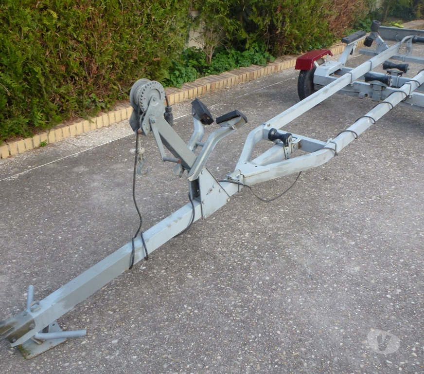 Accessoires bateau Marne Chalons en Champagne - 51000 - Photos Vivastreet remorque pour barque