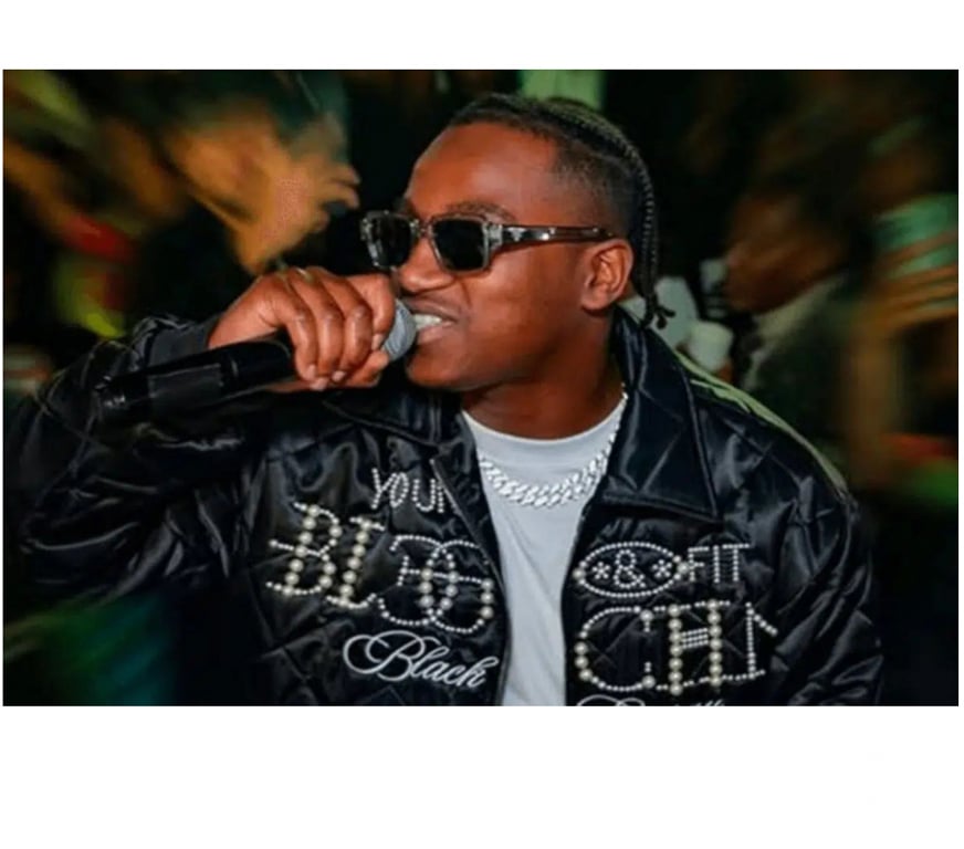 Spectacles Gironde Bordeaux - Photos Vivastreet 2 billets showcase de " BOUSS " ce samedi à Bordeaux à 23H