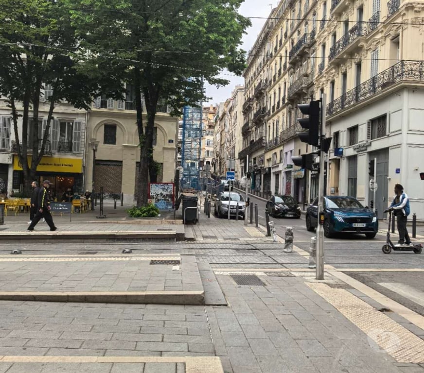 Massages Bouches-du-Rhône Marseille - Photos Vivastreet RELAX SALON DE MASSAGE TOURNESOL