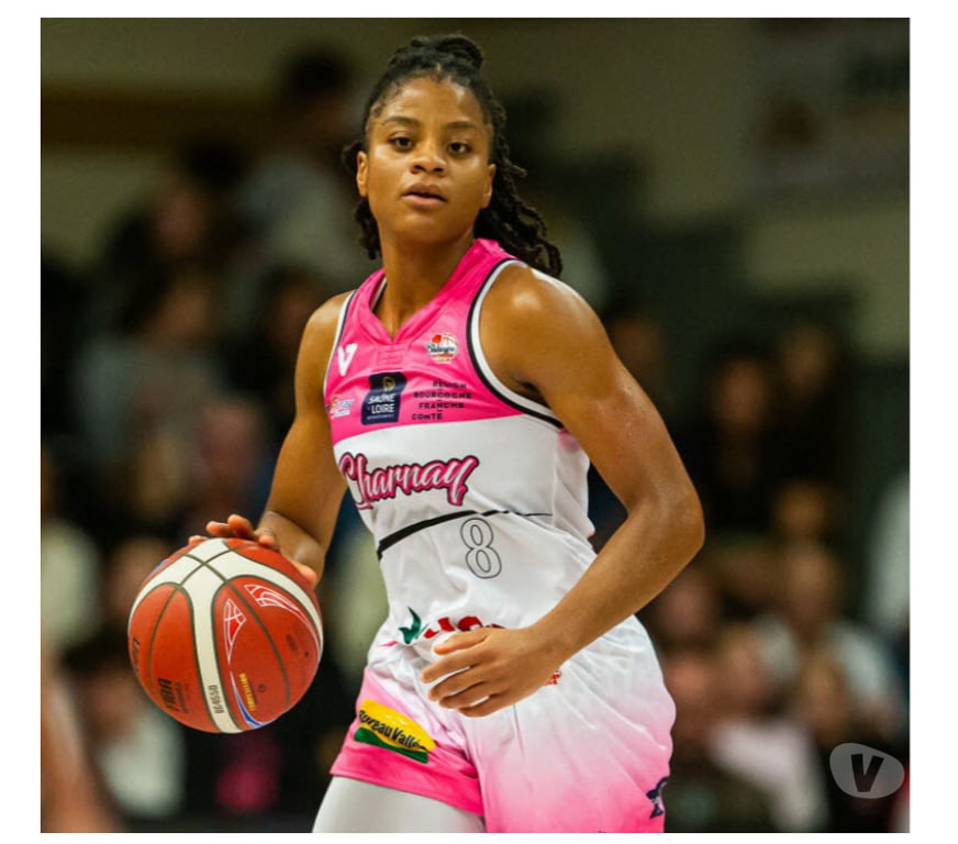 Evenements sportifs Cher Bourges - 18000 - Photos Vivastreet 2 places Bourges Basket vs Charnay dimanche à 17h30