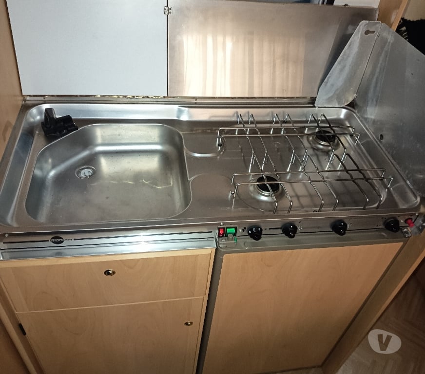 Caravane d'occasion Maine-et-Loire Segre - 49500 - Photos Vivastreet Caravane burstner 350 s