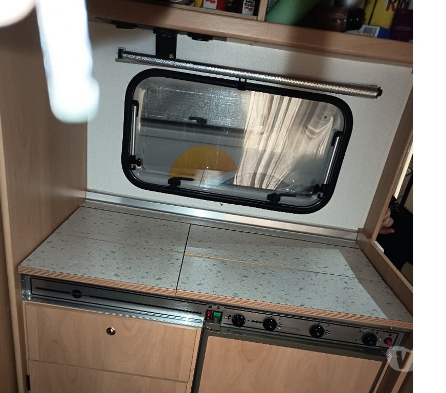 Caravane d'occasion Maine-et-Loire Segre - 49500 - Photos Vivastreet Caravane burstner 350 s