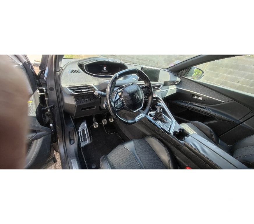 Voiture d'occasion Bas-Rhin Oberschaeffolsheim - 67203 - Photos Vivastreet 5008 GT LINE 1.2 PURETECH 130