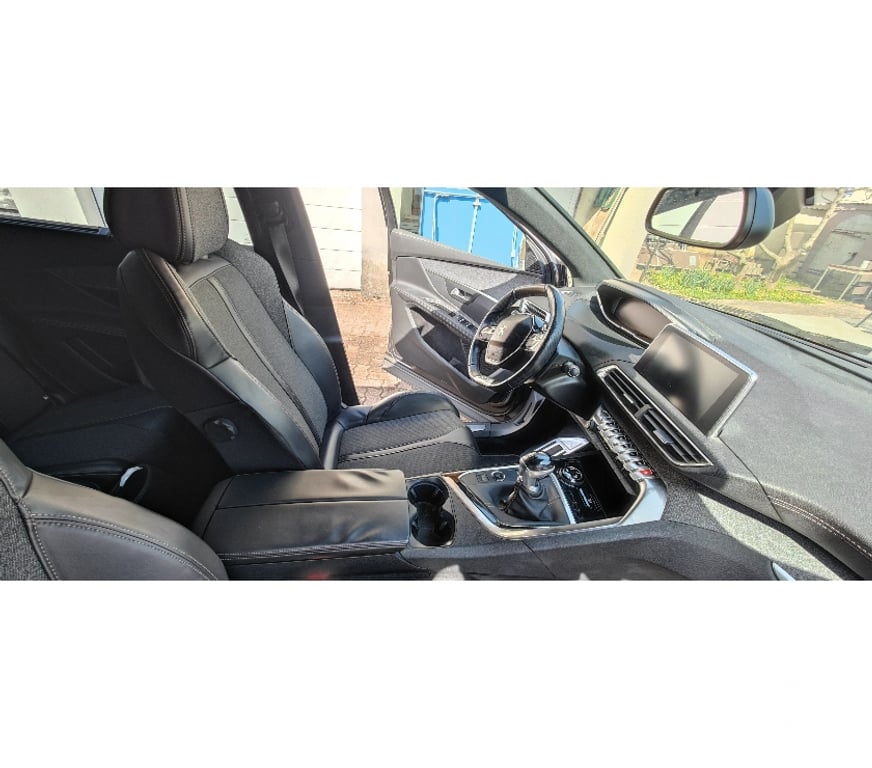 Voiture d'occasion Bas-Rhin Oberschaeffolsheim - 67203 - Photos Vivastreet 5008 GT LINE 1.2 PURETECH 130