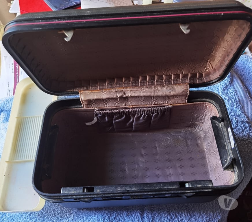 Matériel de sport Hauts-de-Seine Issy les Moulineaux - 92130 - Photos Vivastreet Vanity case marque Easyline rigide