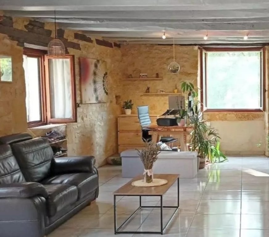 Vente Maison Lot Gourdon - 46300 - Photos Vivastreet Charmante maison de village du Quercy, prête à vivre.