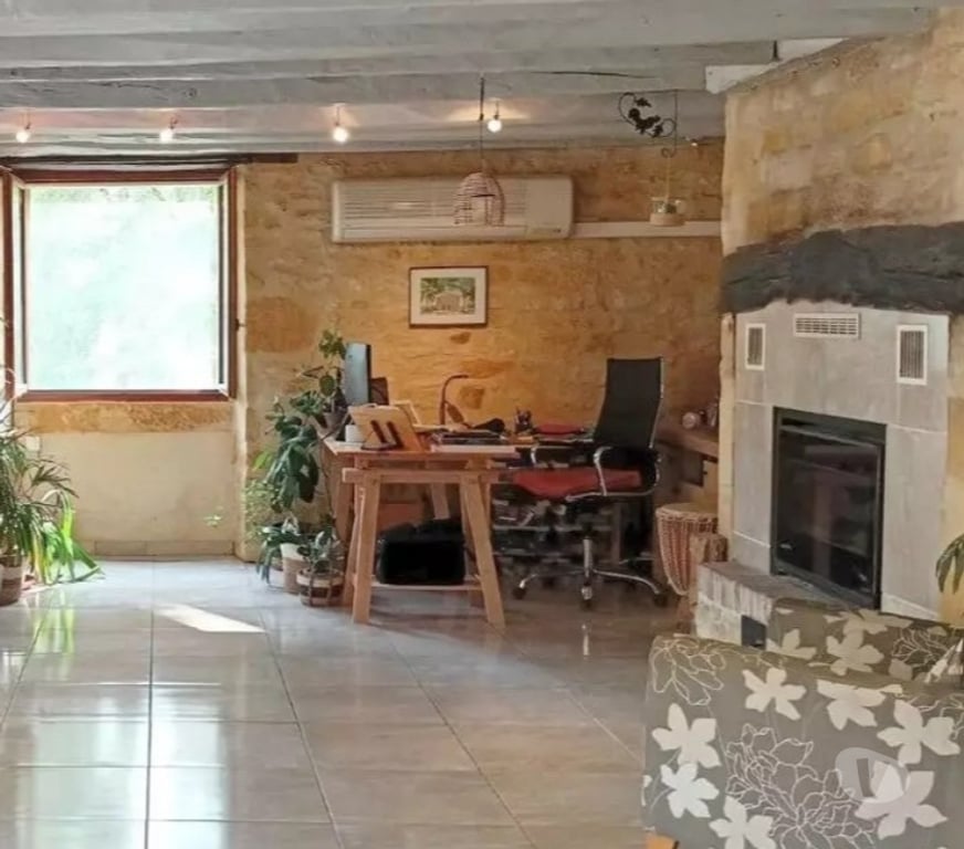 Vente Maison Lot Gourdon - 46300 - Photos Vivastreet Charmante maison de village du Quercy, prête à vivre.