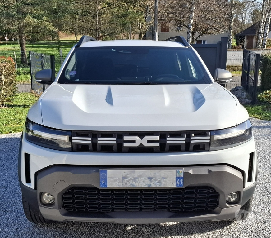 Voiture d'occasion Loir-et-Cher Les Montils - 41120 - Photos Vivastreet DACIA DUSTER 3 JOURNEY MILD HYBRID TCE 130 4X2