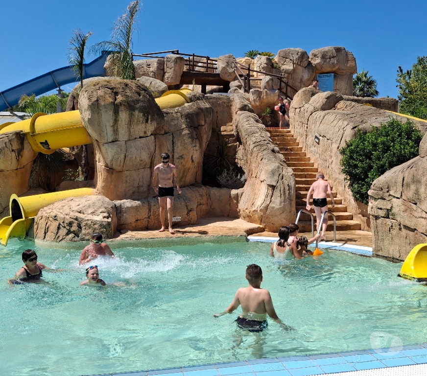 location saisonniere Pyrénées-Orientales Argeles sur Mer - 66700 - Photos Vivastreet Mobilhomme neuf et très bien équipé