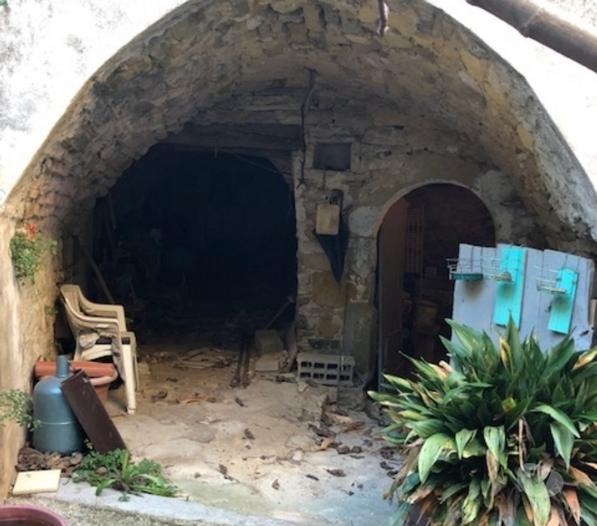 Vente Maison Gard Collorgues - 30190 - Photos Vivastreet Maison ancienne totalement à rénover de 120 M2