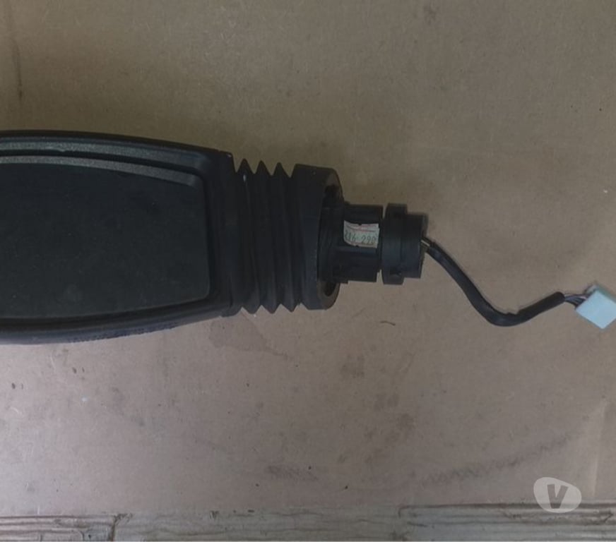 Pièces et services auto Haute-Loire Borne - 43350 - Photos Vivastreet Rétroviseur électrique de fiat punto à partir de 1993