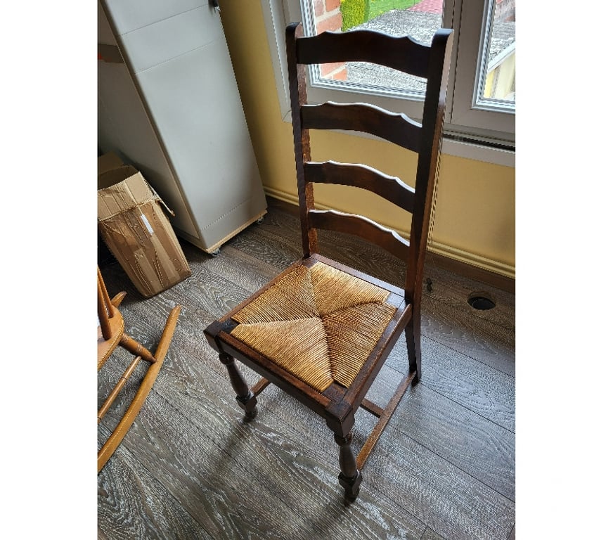 Ameublement & art de la table Pas-de-Calais Vimy - 62580 - Photos Vivastreet Table de salle à manger + 6 chaises – bois massif