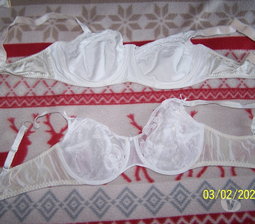 Vêtements occasion Hauts-de-Seine Issy les Moulineaux - 92130 - Photos Vivastreet 4 soutiens gorges 100 c et d
