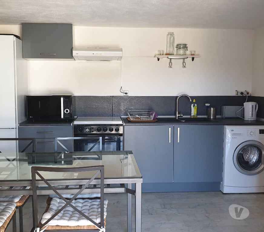 location saisonniere Var La Seyne sur Mer - 83500 - Photos Vivastreet T2 BAS DE VILLA AVEC PISCINE