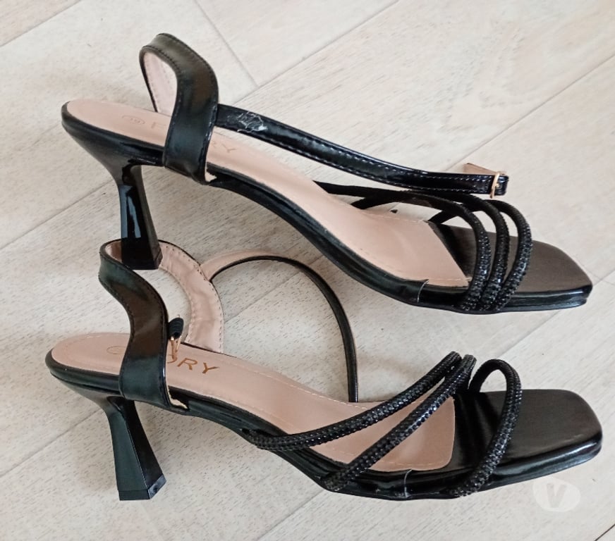 Chaussures Paris Paris 17ème ardt - 75017 - Photos Vivastreet sandale a talons été ou soirée