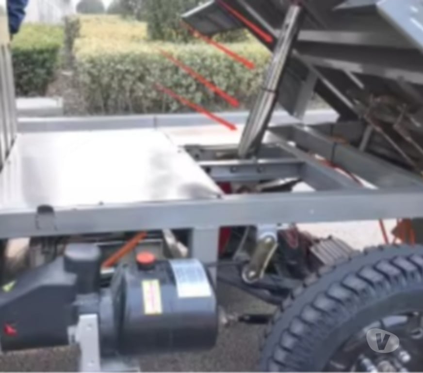 Louer un véhicule Loiret Orleans - Photos Vivastreet Camion benne climatisé sans permis (1€ env au 100 km)