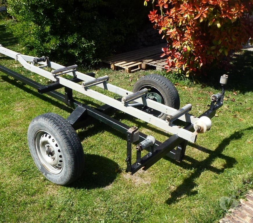 Accessoires bateau Marne Chalons en Champagne - 51000 - Photos Vivastreet remorque pour barque ou bateau