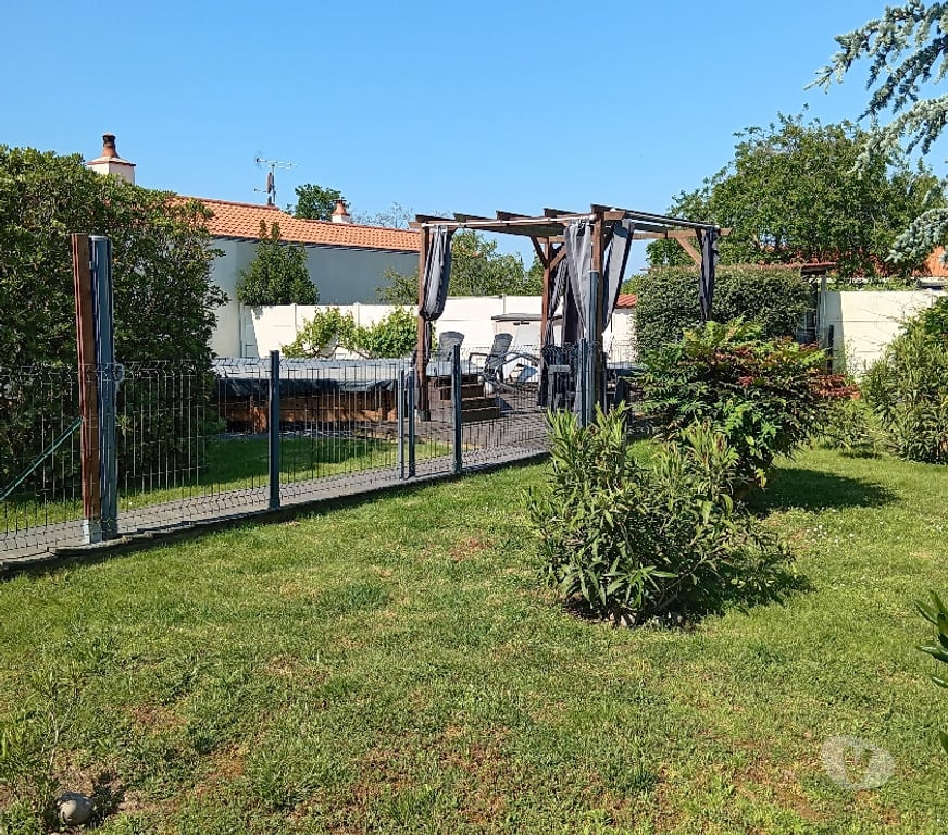 Vente Maison Vendée Ste Foy - 85150 - Photos Vivastreet maison de PLAIN-PIED avec piscine