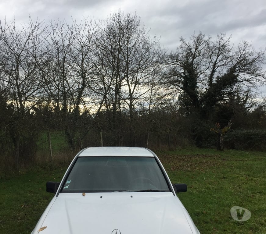 Voiture d'occasion Nièvre Fourchambault - 58600 - Photos Vivastreet MERCEDES W 124 1989