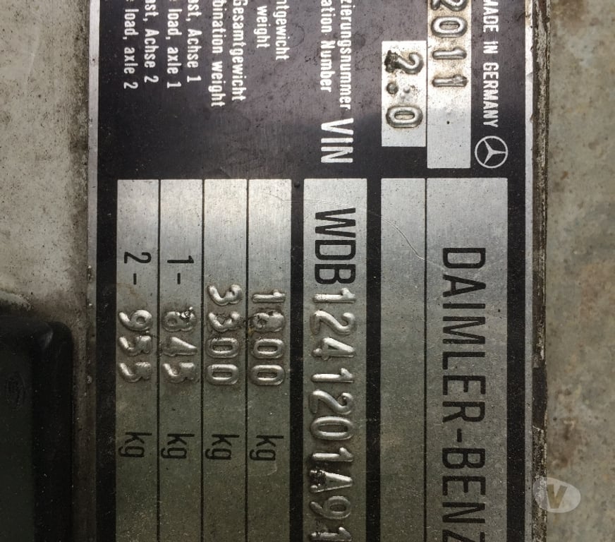 Voiture d'occasion Nièvre Fourchambault - 58600 - Photos Vivastreet MERCEDES W 124 1989