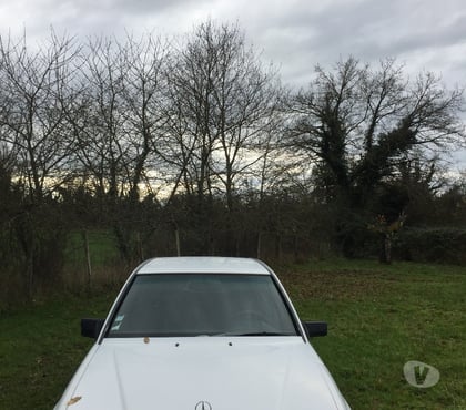 Voiture à vendre Fourchambault Nièvre - Photos Vivastreet MERCEDES W 124 1989