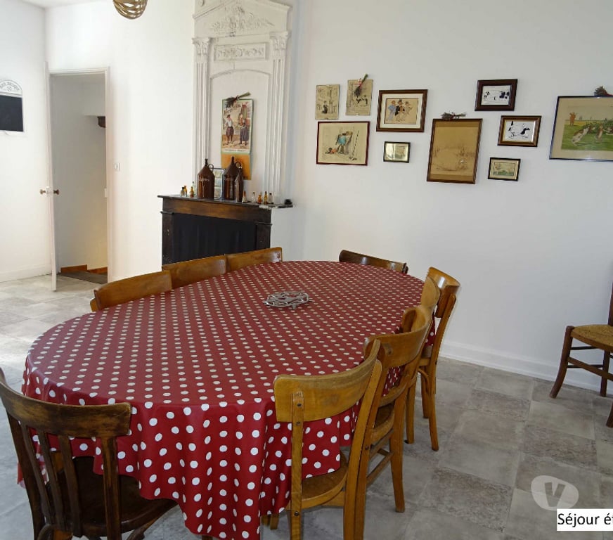Vente Maison Charente-Maritime Surgeres - 17700 - Photos Vivastreet Grande maison charentaise