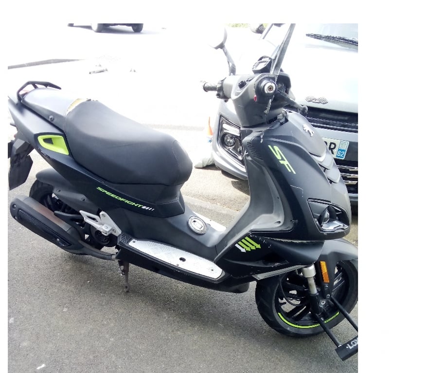 Scooter occasion Pas-de-Calais Henin Beaumont - 62110 - Photos Vivastreet Speedfight 4 Black darkside 4 Temps