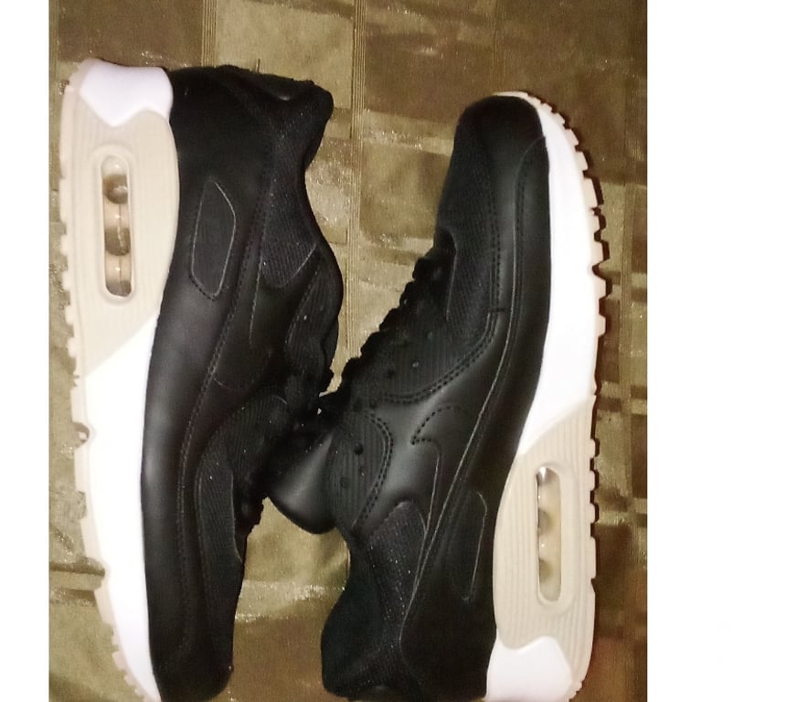Chaussures Pas-de-Calais Henin Beaumont - 62110 - Photos Vivastreet Nike air max neuf