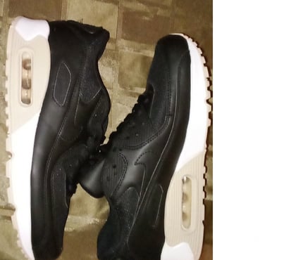 Chaussures et bottes occasion Henin Beaumont Pas-de-Calais - Photos Vivastreet Nike air max neuf