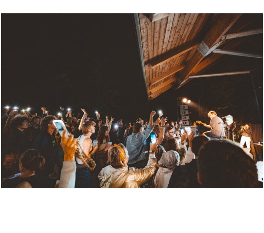 Spectacles Bouches-du-Rhône Istres - 13800 - Photos Vivastreet 2 places pour le concert St Graal + Mutantes à Istres