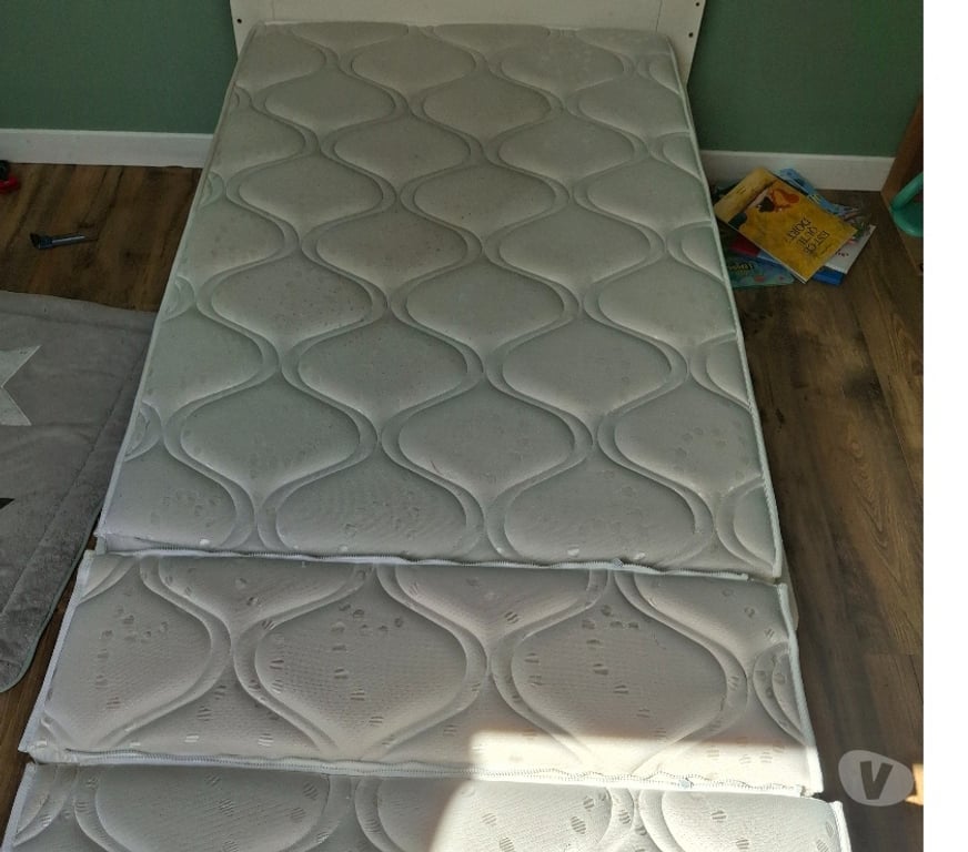 Ameublement & art de la table Maine-et-Loire Chavagnes - 49380 - Photos Vivastreet Lit matelas sommier