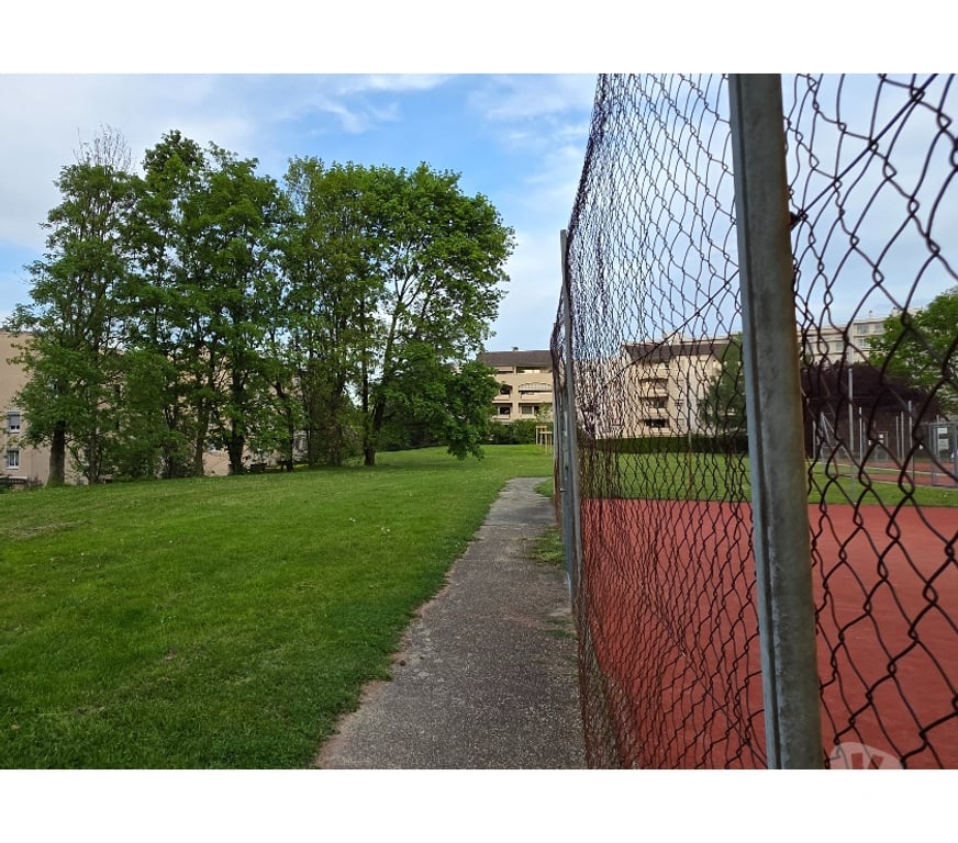 Appartements à vendre Rhône Ste Foy les Lyon - 69110 - Photos Vivastreet T2 lumineux avec grand balcon Résidence calme et arborée