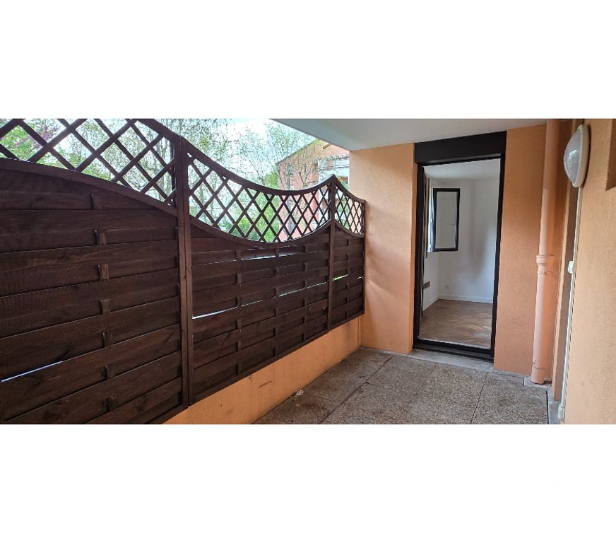 Appartements à vendre Rhône Ste Foy les Lyon - 69110 - Photos Vivastreet T2 lumineux avec grand balcon Résidence calme et arborée