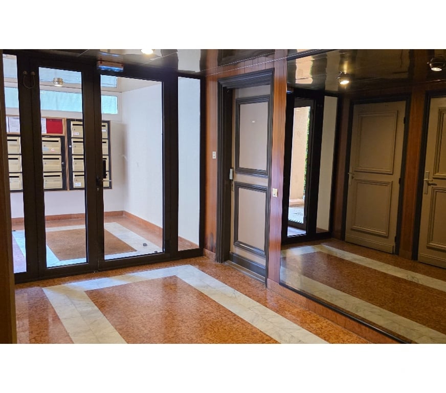 Appartements à vendre Rhône Ste Foy les Lyon - 69110 - Photos Vivastreet T2 lumineux avec grand balcon Résidence calme et arborée