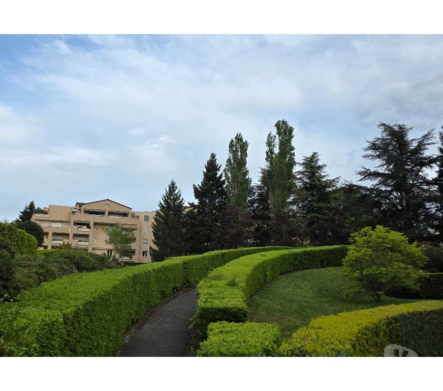 Appartements à vendre Rhône Ste Foy les Lyon - 69110 - Photos Vivastreet T2 lumineux avec grand balcon Résidence calme et arborée