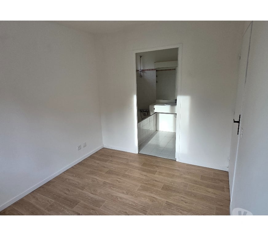 Appartements à vendre Rhône Ste Foy les Lyon - 69110 - Photos Vivastreet T2 lumineux avec grand balcon Résidence calme et arborée