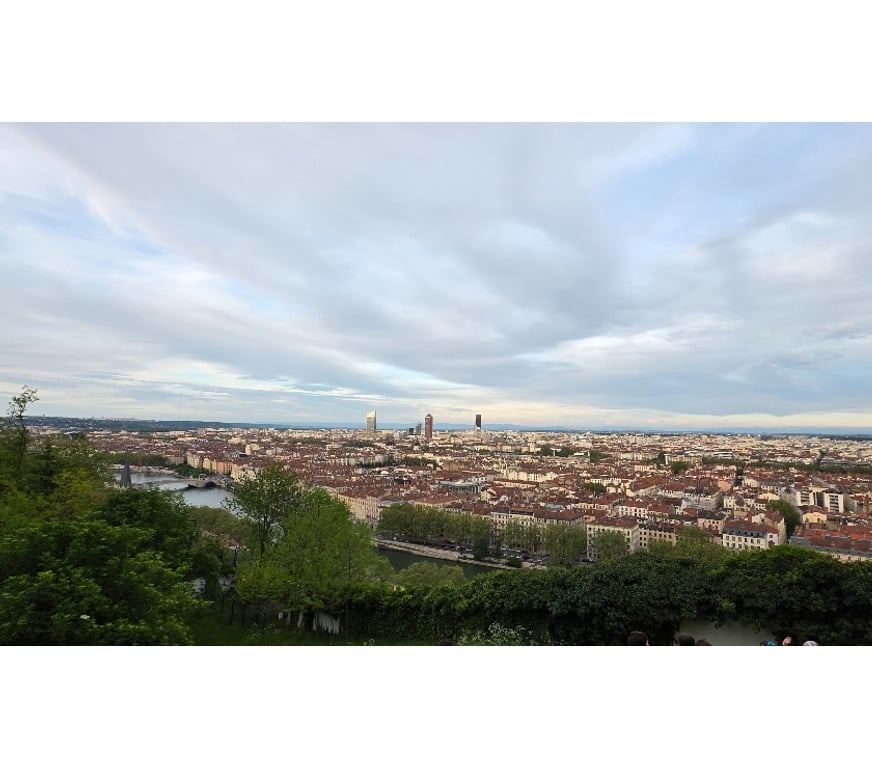 Appartements à vendre Rhône Ste Foy les Lyon - 69110 - Photos Vivastreet T2 lumineux avec grand balcon Résidence calme et arborée