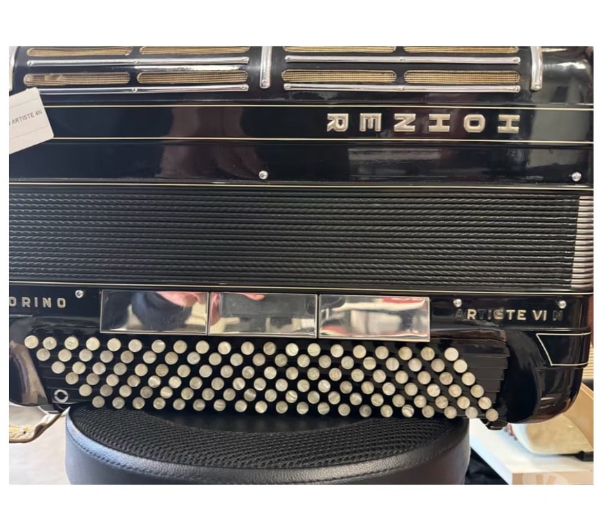 Instruments de musique Bas-Rhin Mommenheim - 67670 - Photos Vivastreet HOHNER Morino Artiste VI N-4 voix