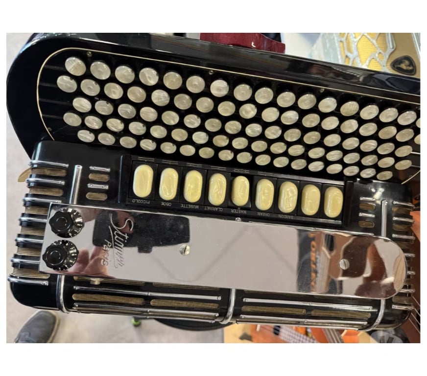 Instruments de musique Bas-Rhin Mommenheim - 67670 - Photos Vivastreet HOHNER Morino Artiste VI N-4 voix