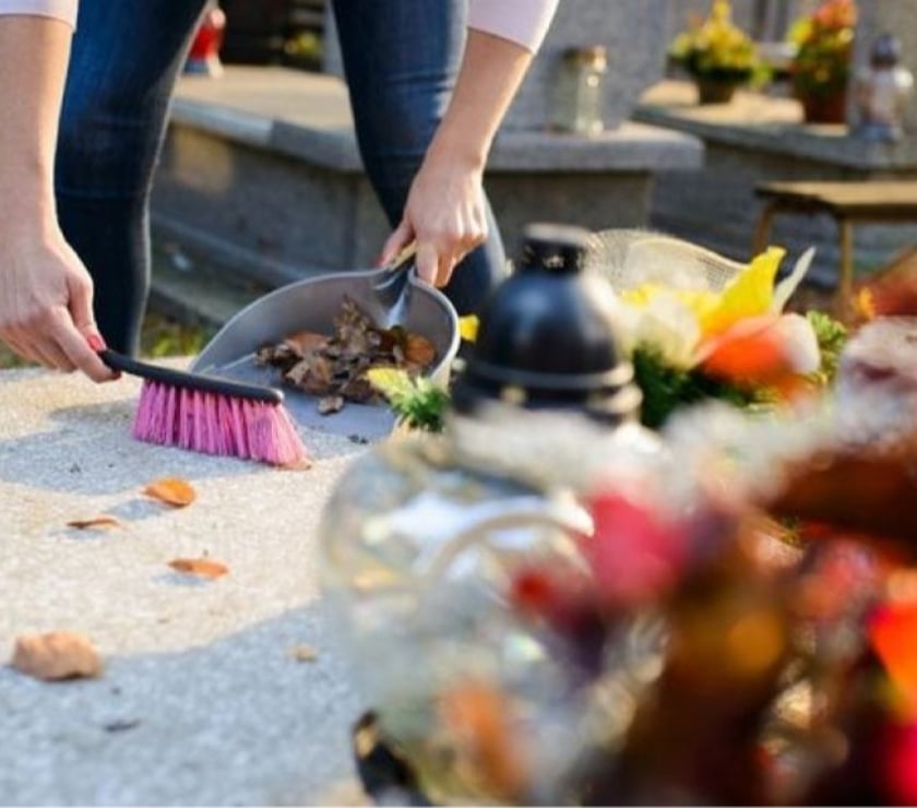 Autre Service Agde Hérault - Photos Vivastreet Entretien de sépulture – nettoyage et fleurissement