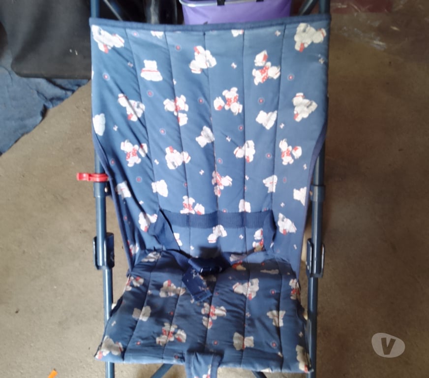 Equipements bébés Ille-et-Vilaine Vitre - 35500 - Photos Vivastreet A vendre poussette landau et jouets de 0a 6ans