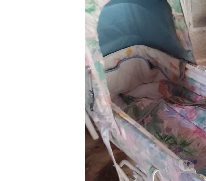 Equipements bébés Ille-et-Vilaine Vitre - 35500 - Photos Vivastreet A vendre poussette landau et jouets de 0a 6ans