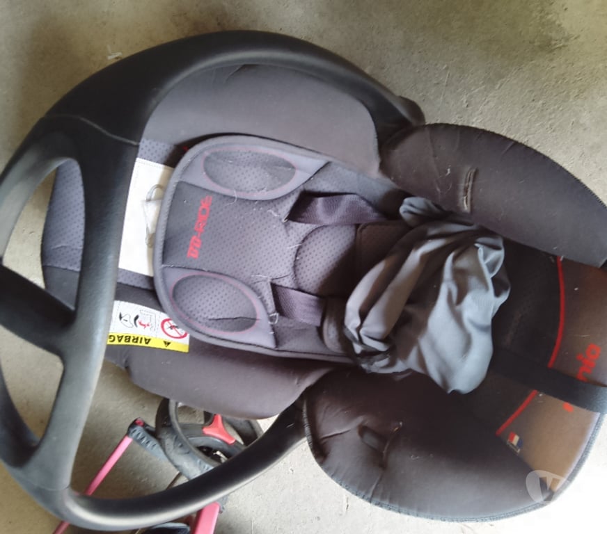 Equipements bébés Ille-et-Vilaine Vitre - 35500 - Photos Vivastreet A vendre poussette canne cosy transat landau transformable