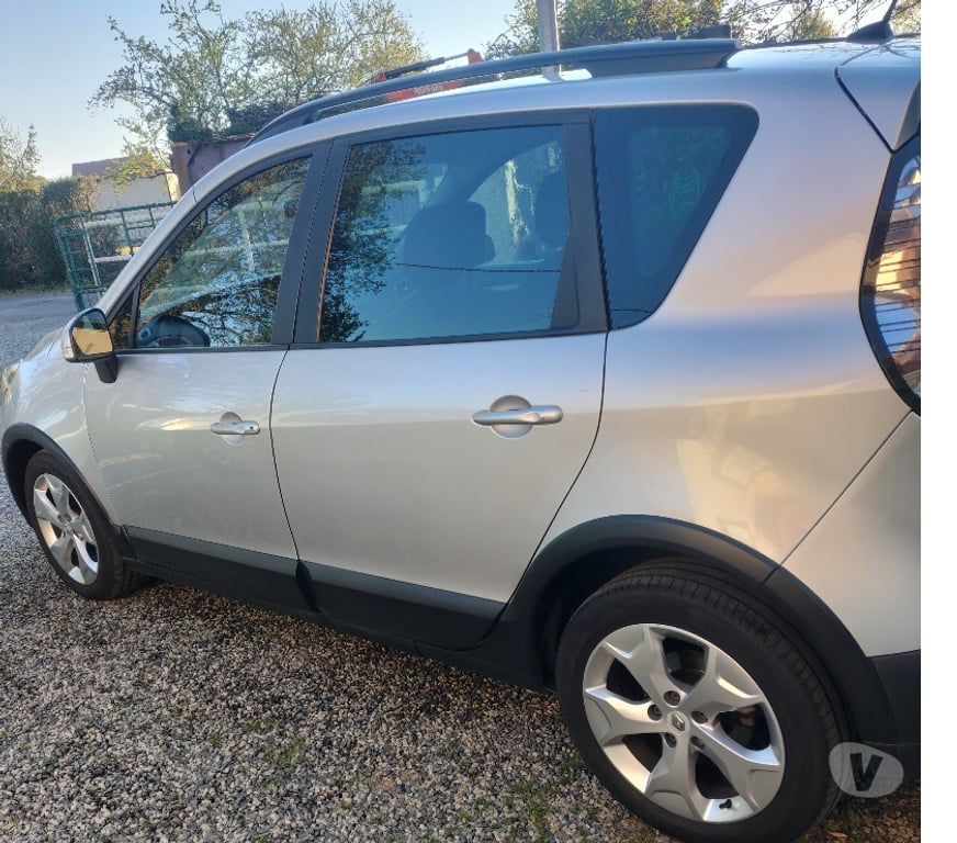 Voiture d'occasion Sarthe Ecommoy - 72220 - Photos Vivastreet Vend beau Scénic x mod